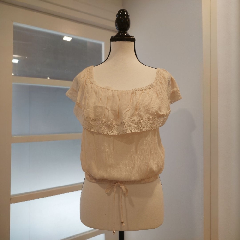 Cuess,Cream Cap Sleeve Blouse with Ruffled Tie Front - Picture 4 of 6
